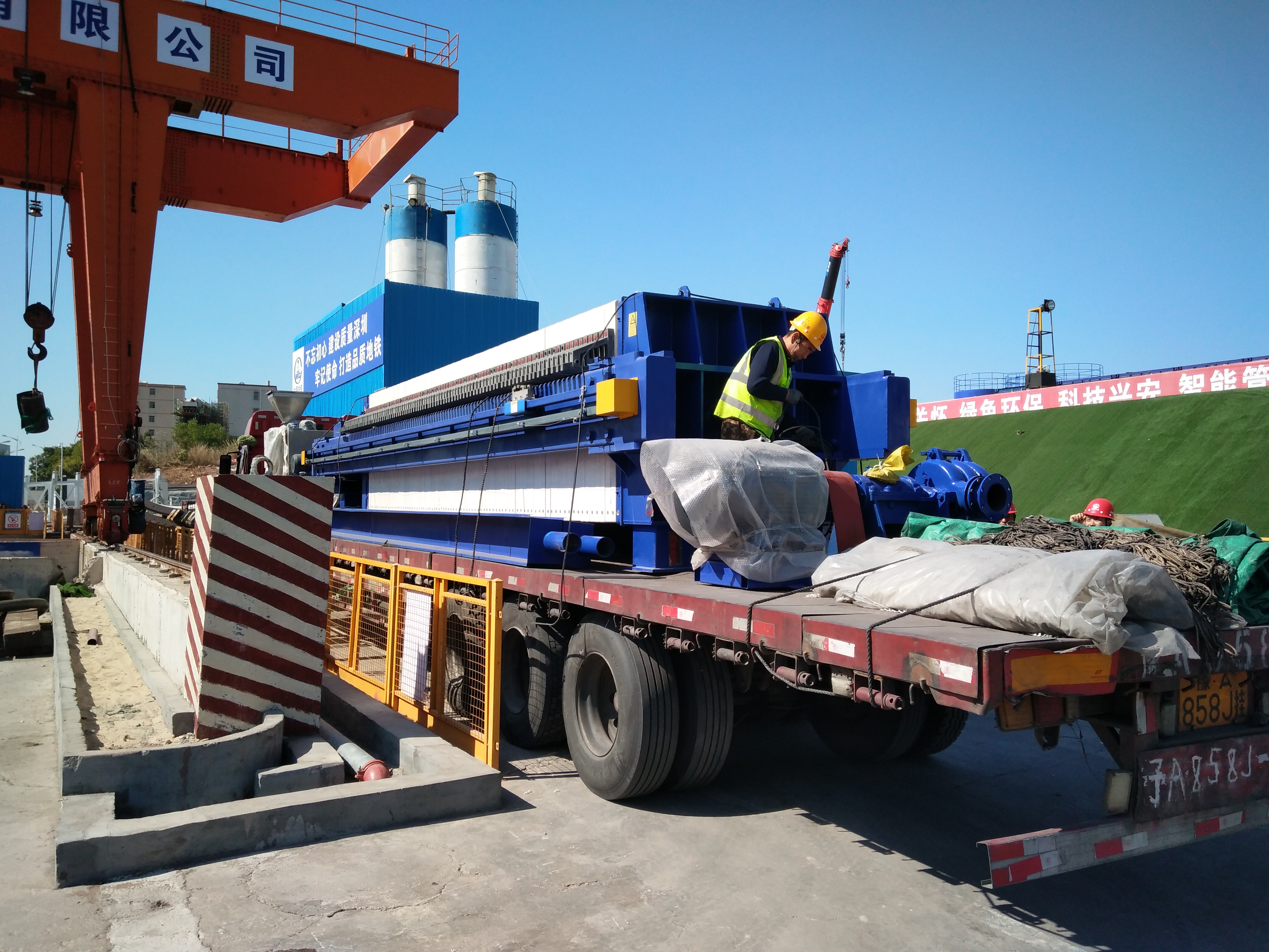 科迅KD泥水處理單元主要用來(lái)凈化泥漿完成泥漿回收和固渣的處理